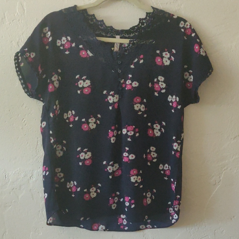 Women's patterned blouse